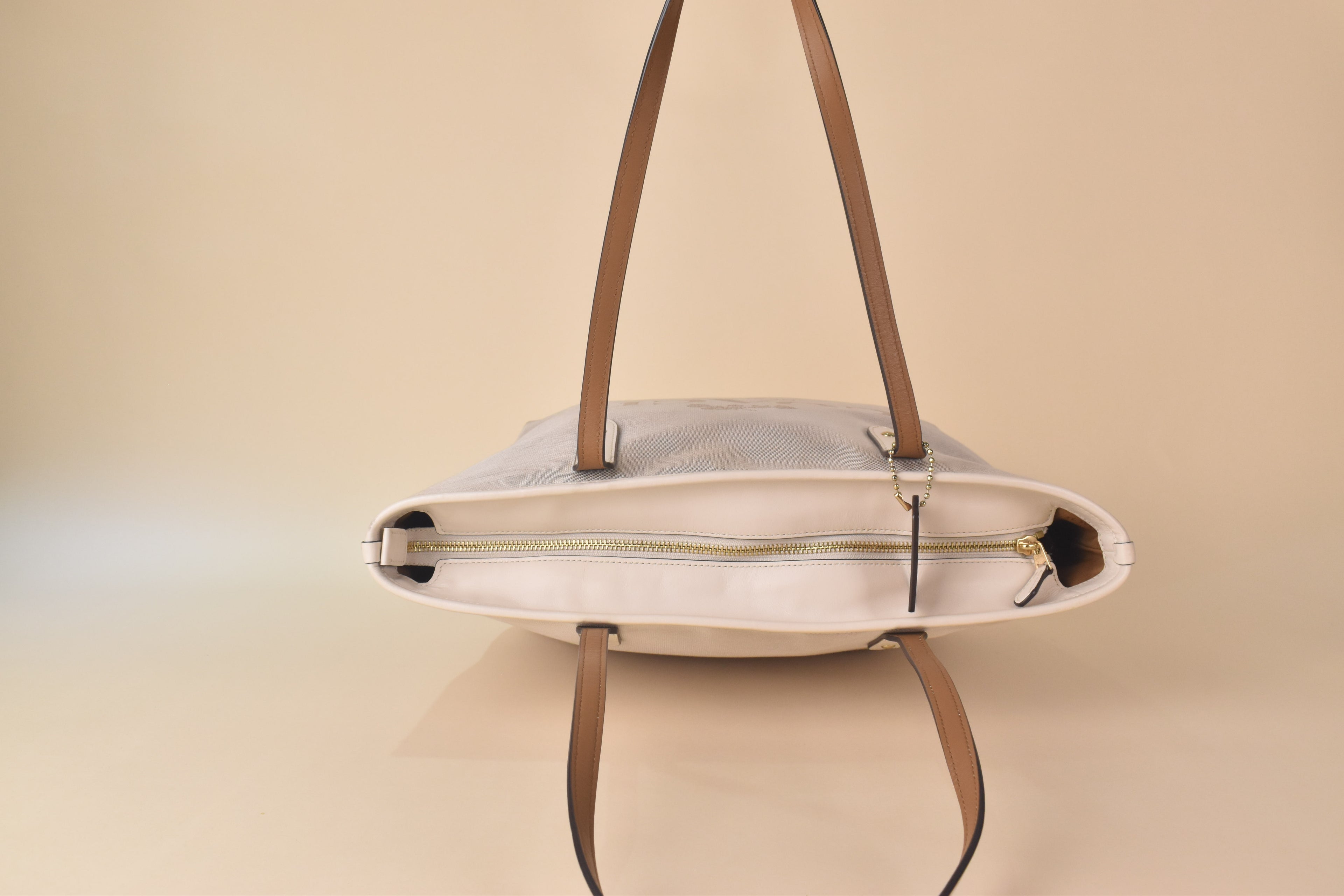 Coach City Tote – Chalk/Light Khaki