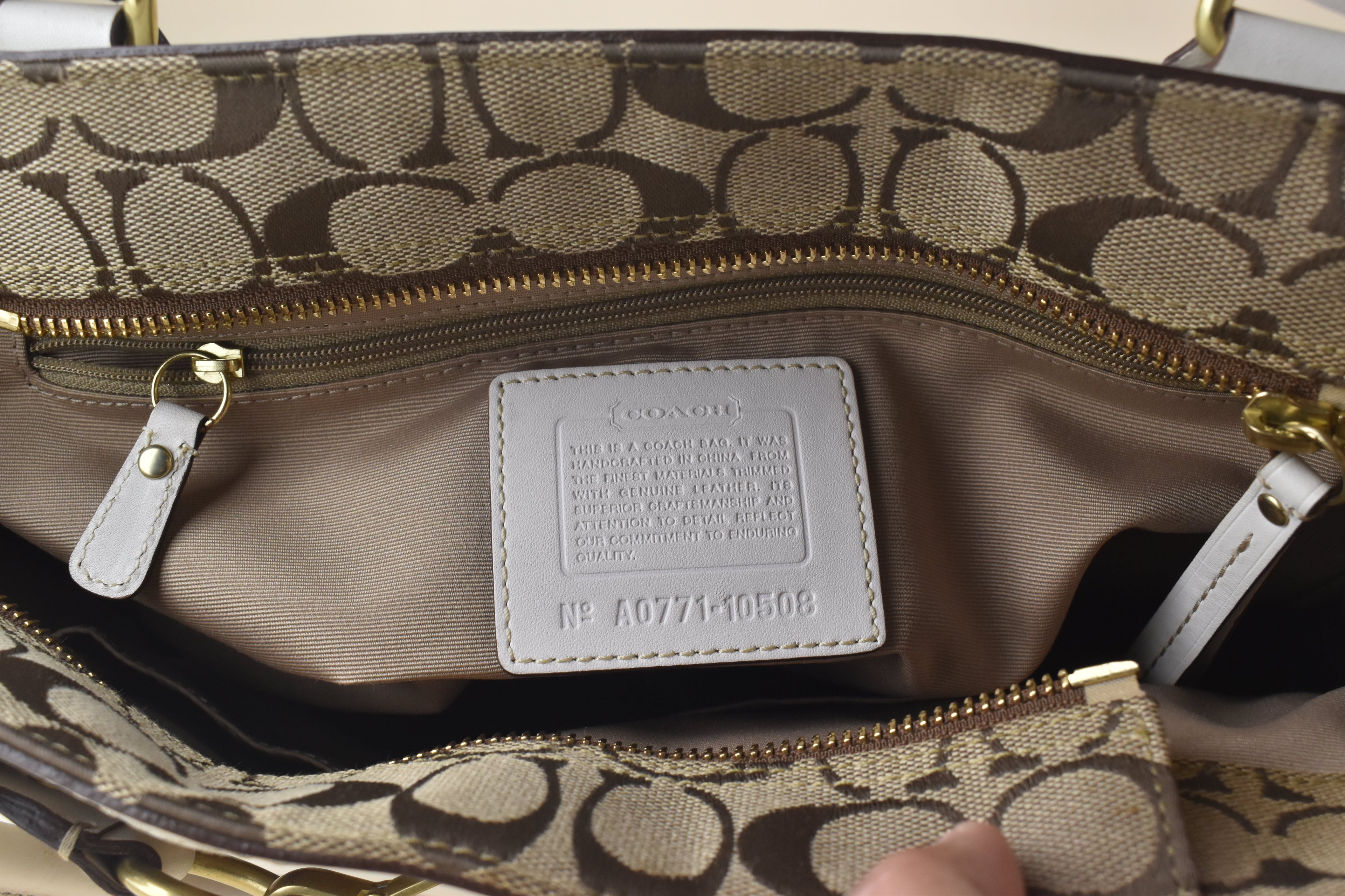 Coach Signature Hampton Carryall – Khaki/White