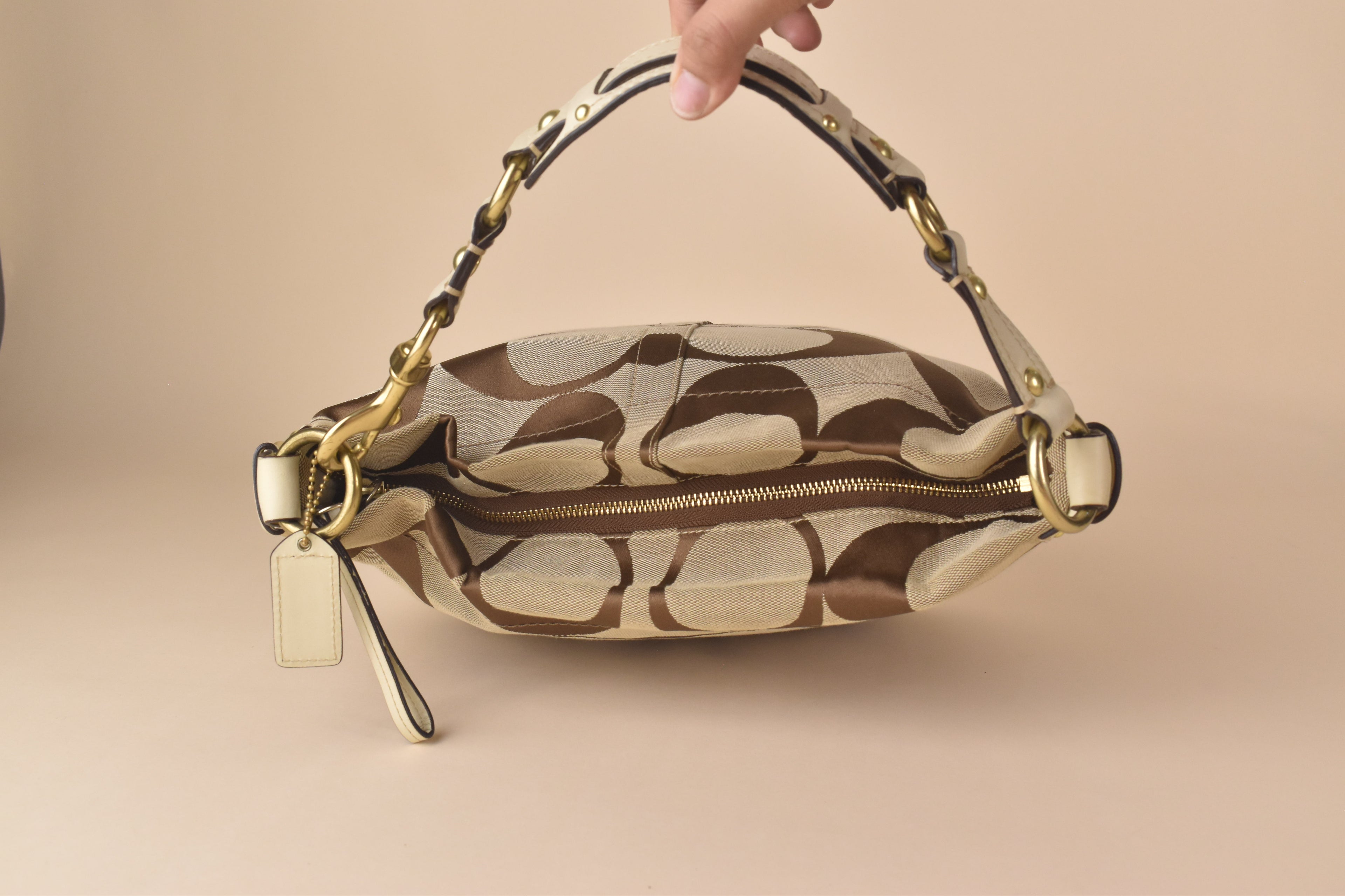 Coach Signature Carly Large Hobo – White&nbsp;