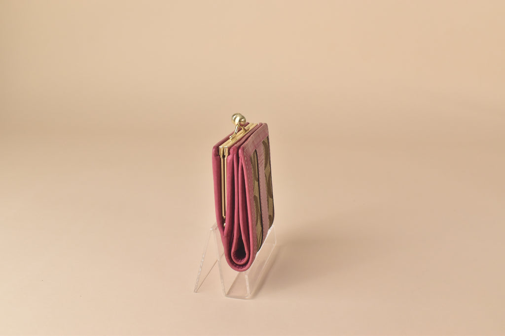 Coach Signature Kisslock Wallet – Pink Khaki