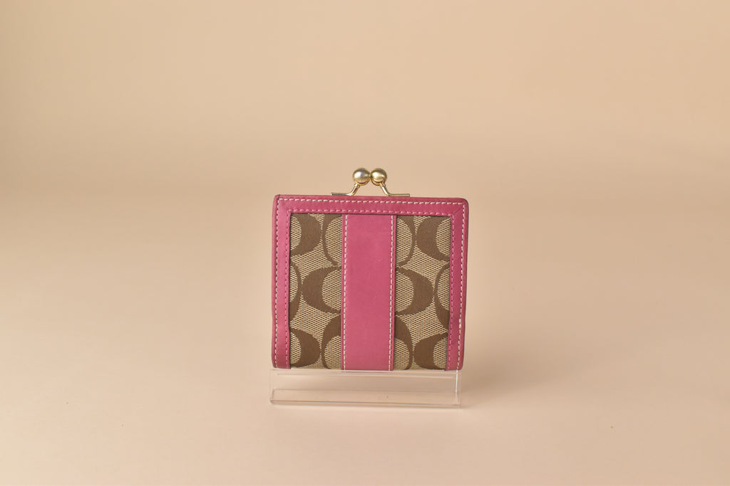 Coach Signature Kisslock Wallet – Pink Khaki