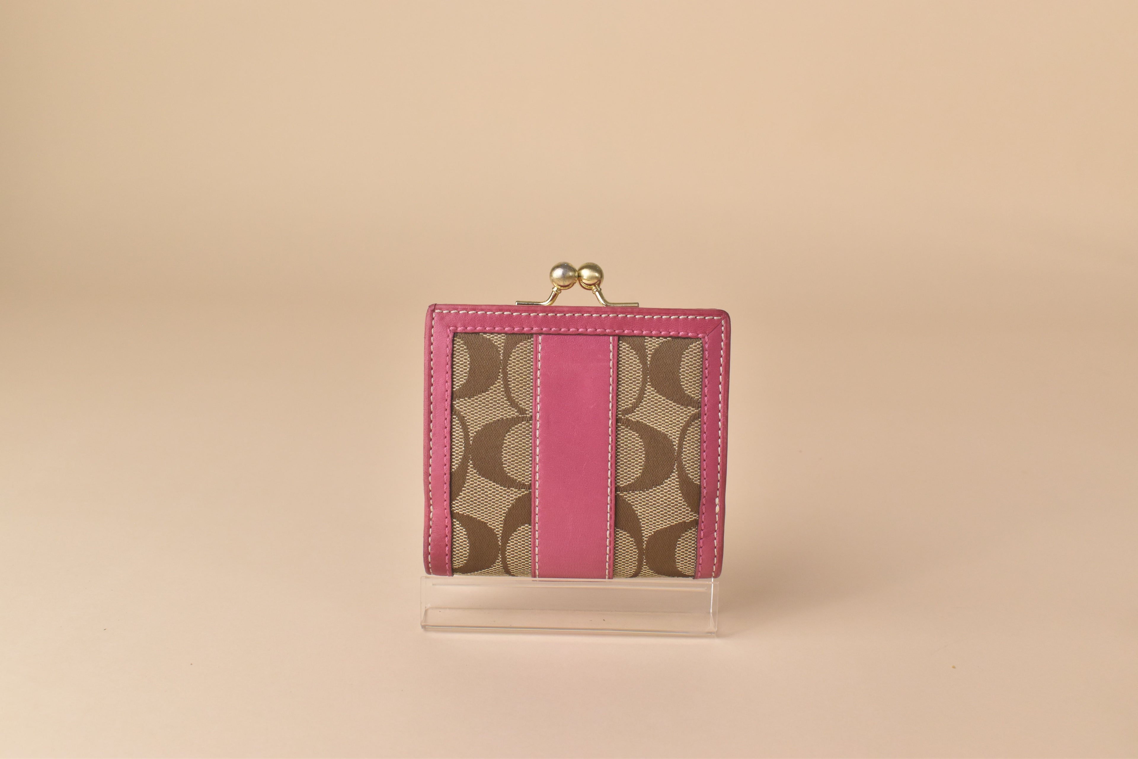 Coach Signature Kisslock Wallet – Pink Khaki