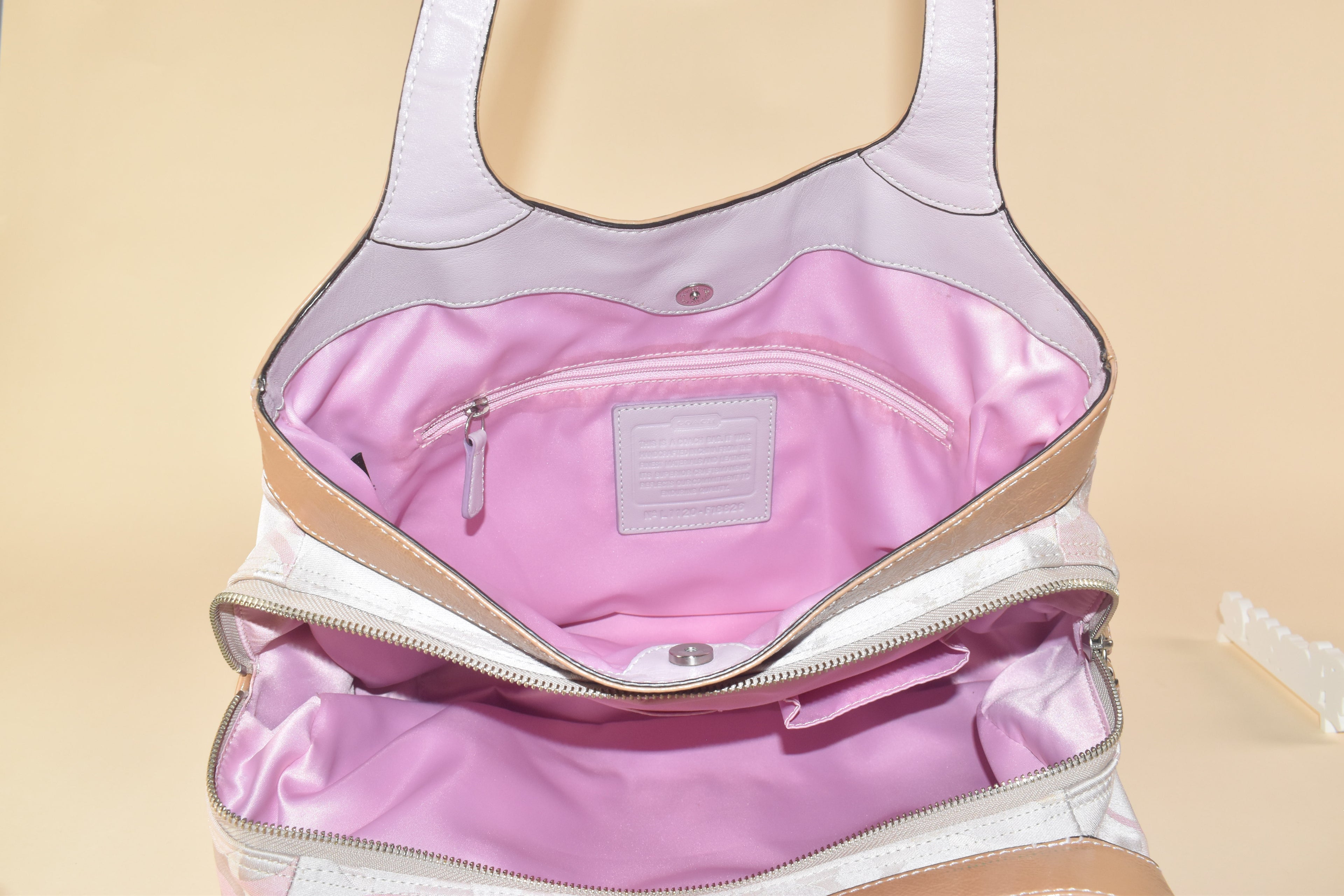 Coach Lexi Optic Signature Tote - Pink/White