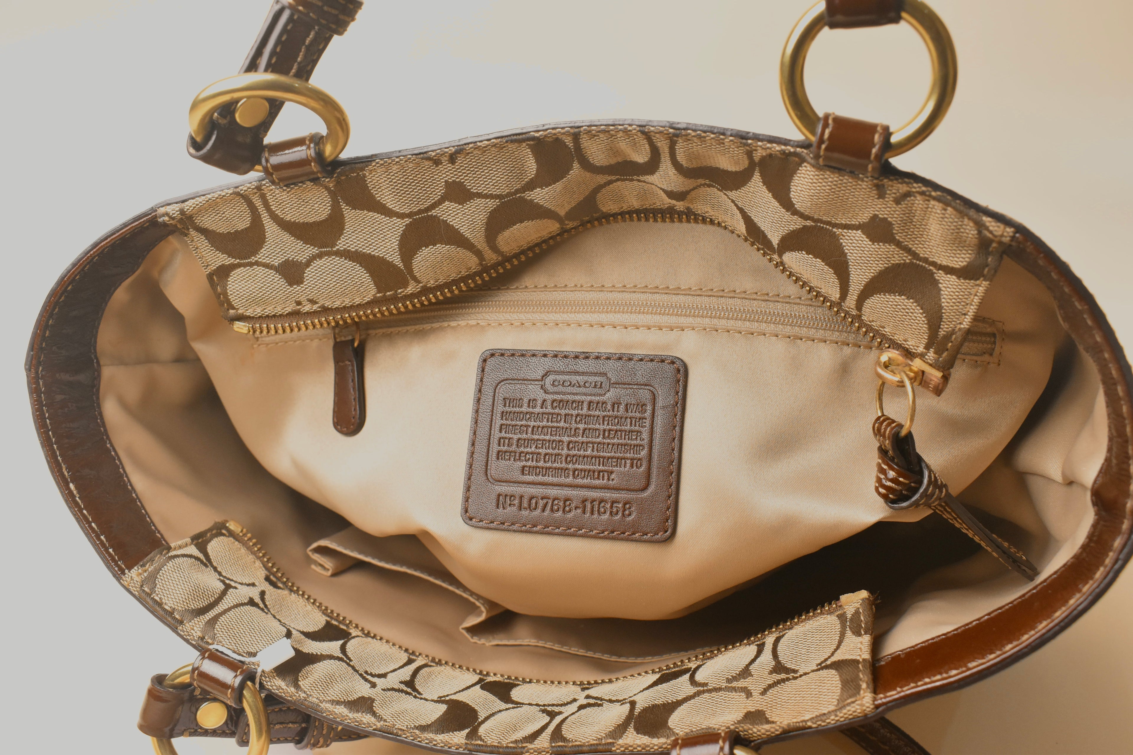 Coach Signature Gallery Turnlock Tote – Khaki/Brown
