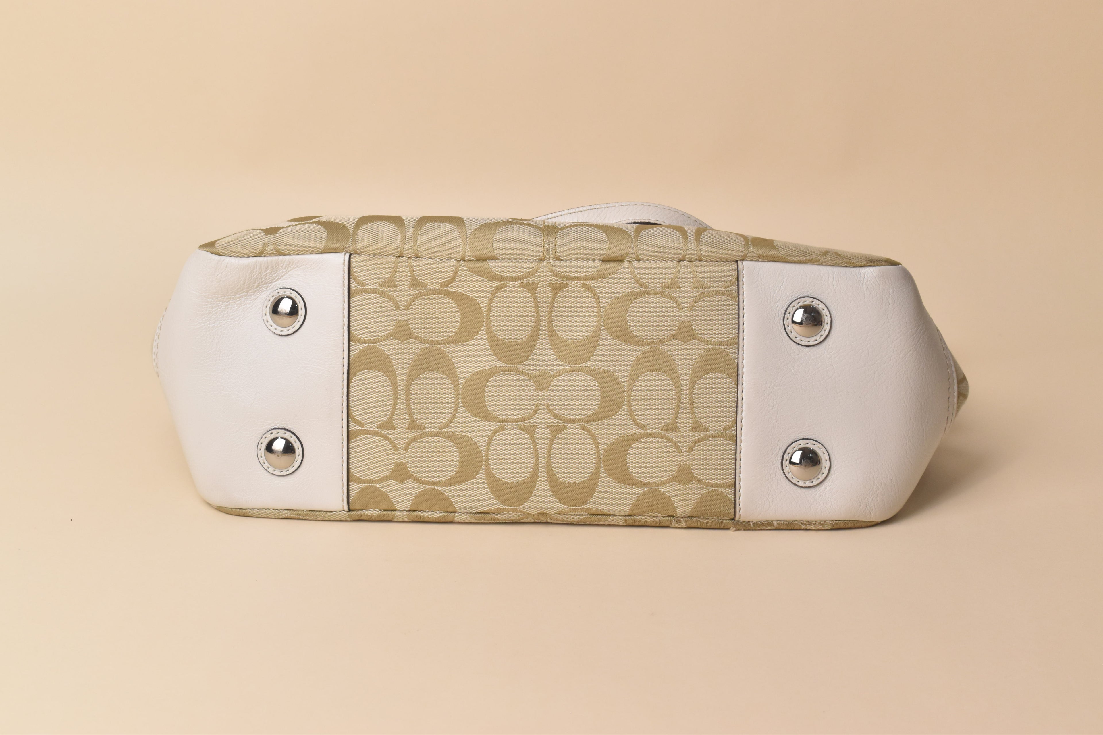 Coach Signature Gallery Turnlock Tote – Khaki/Ivory