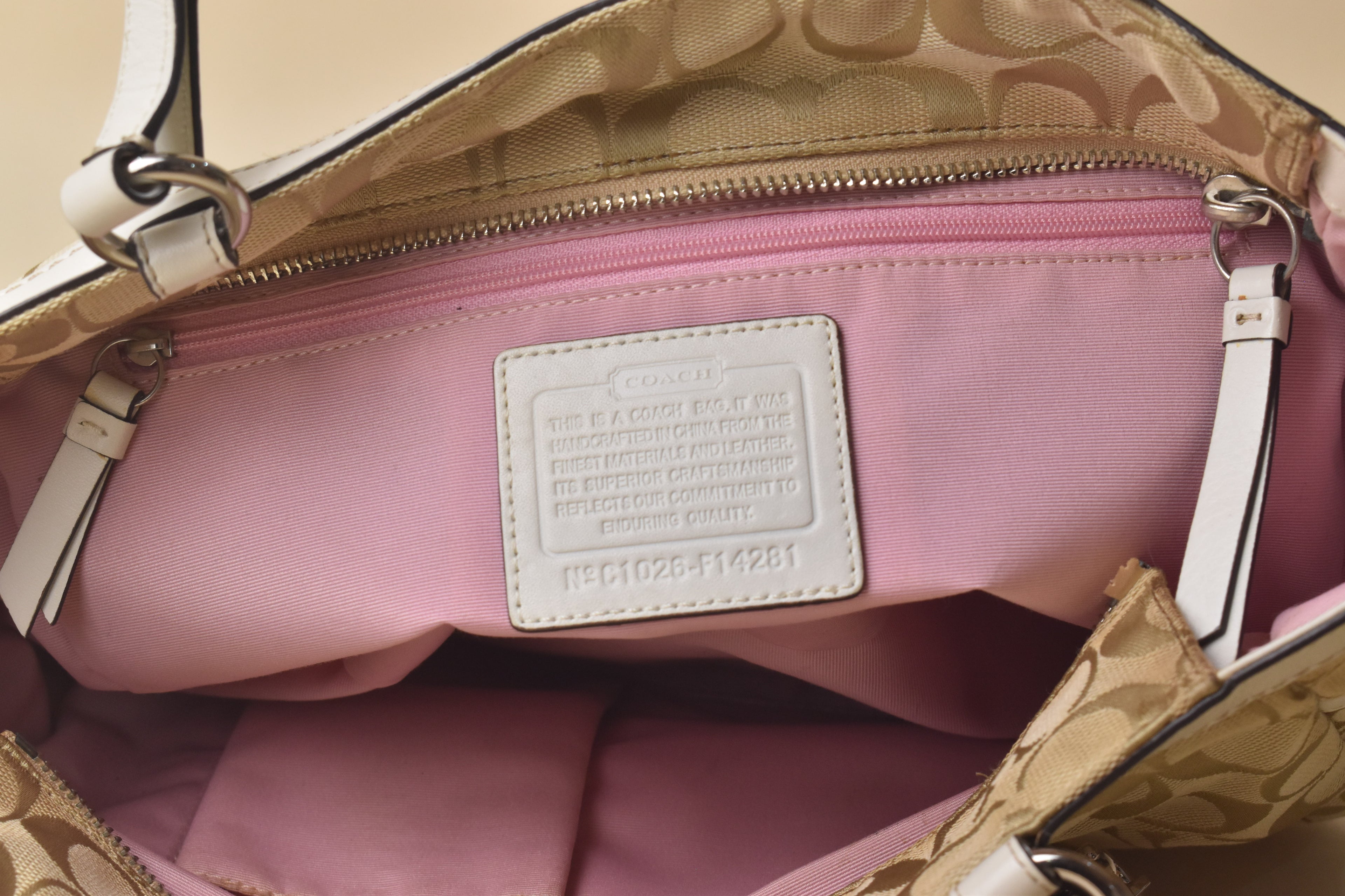 Coach Signature Gallery Turnlock Tote – Khaki/Ivory