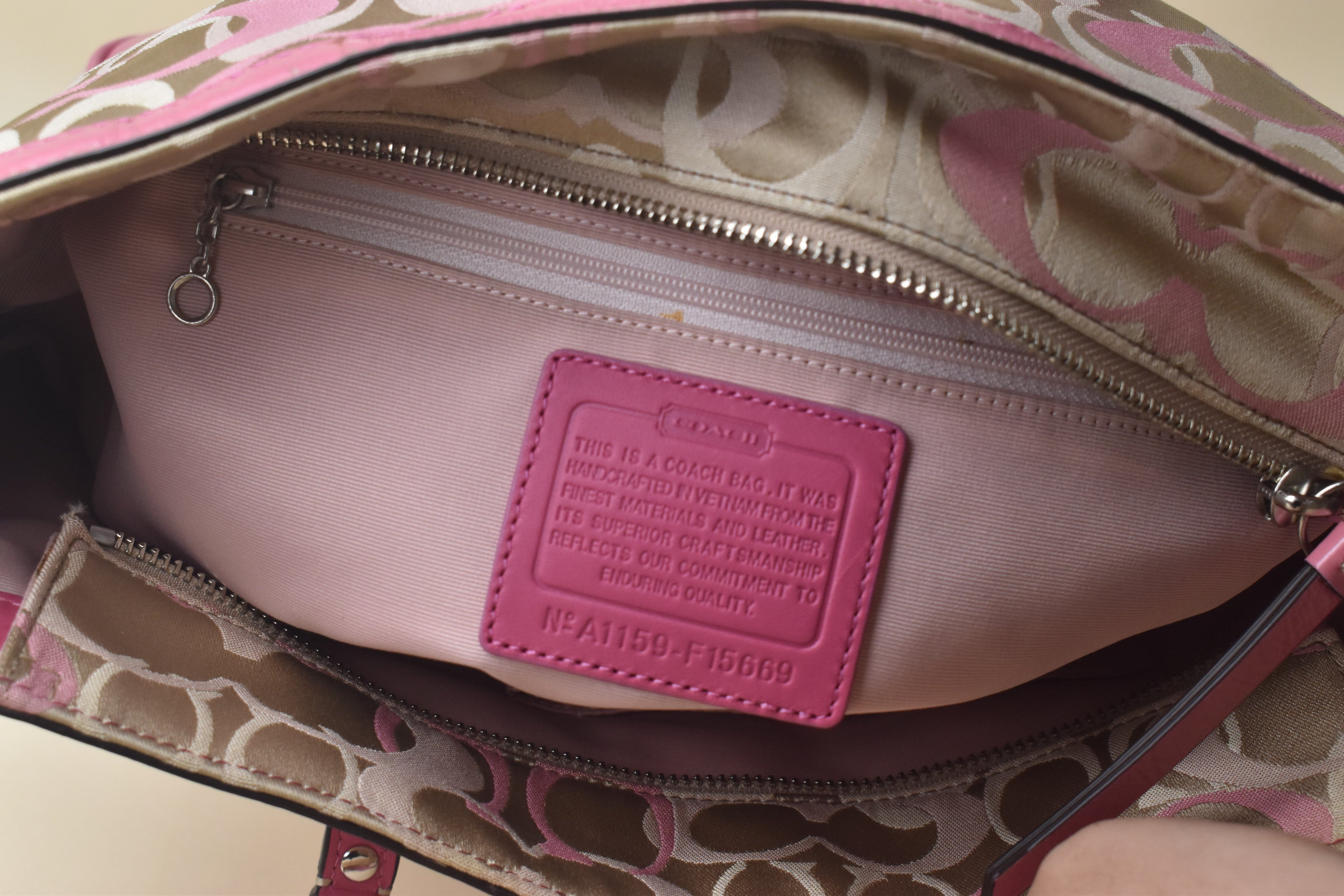 Coach Signature Gallery Optic Glam Tote – Khaki Pink