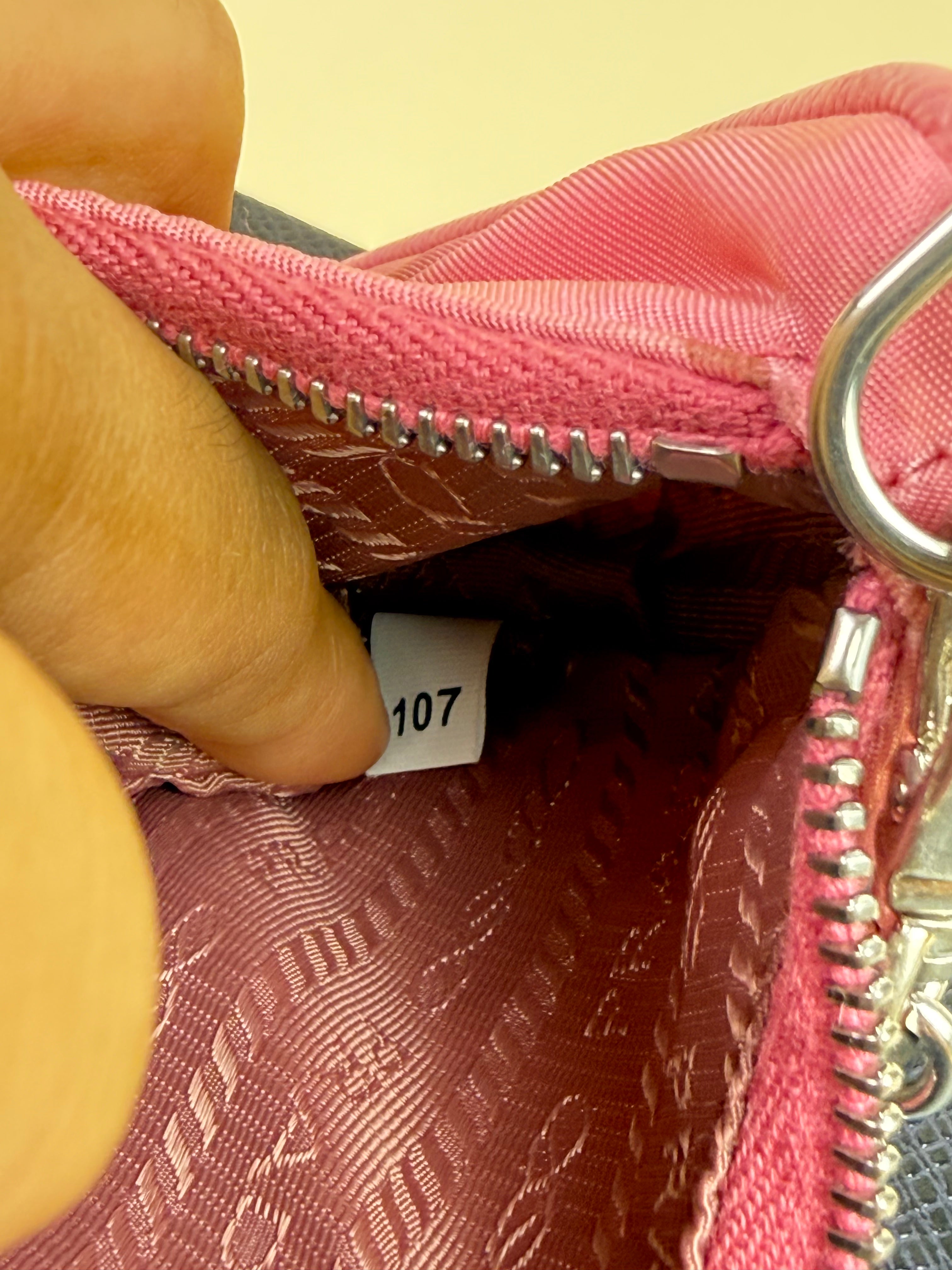 Prada Re-Edition Mini Hobo - Begonia Pink