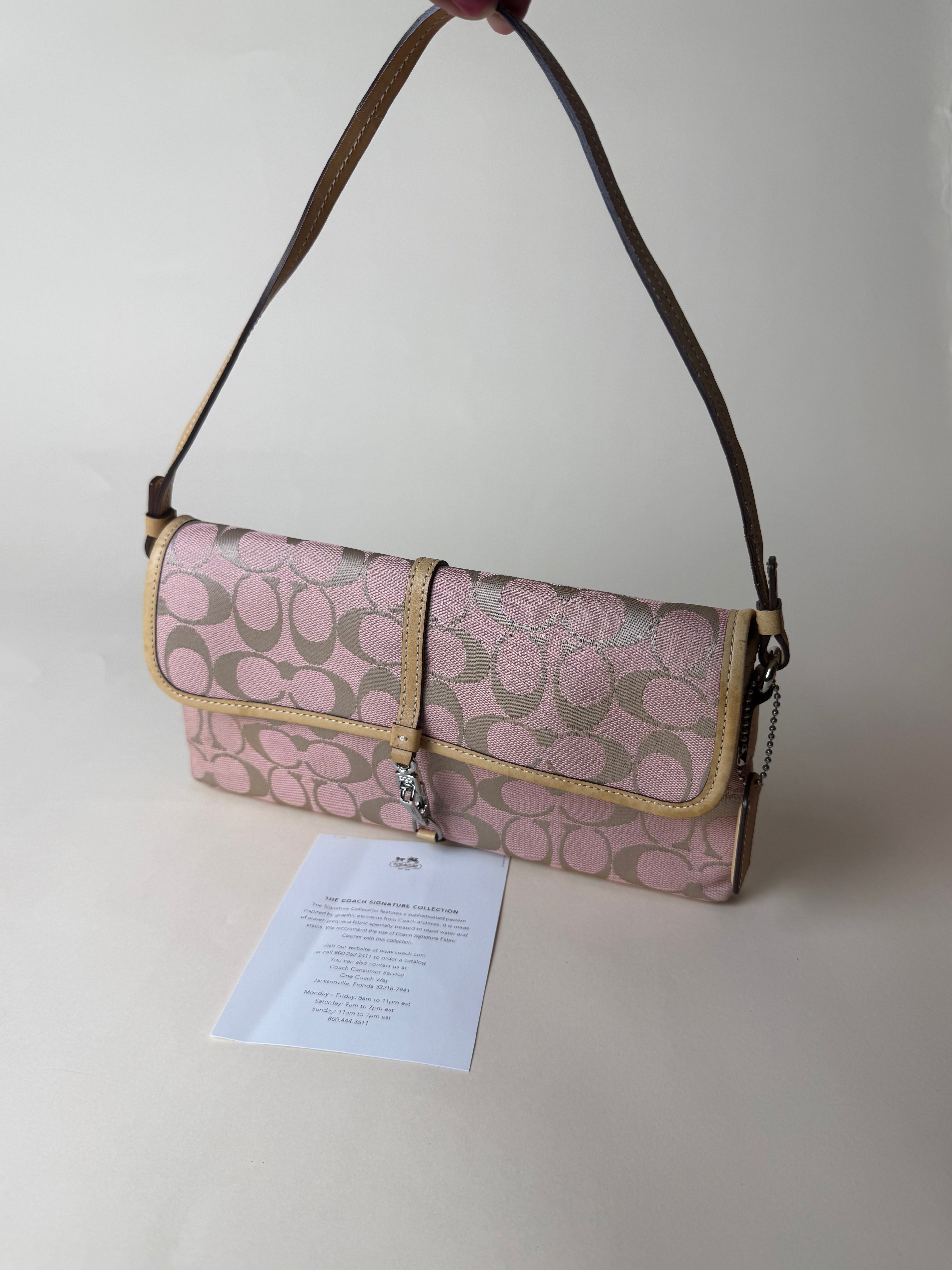 Coach Signature Demi Hampton Clip Baguette - Pink
