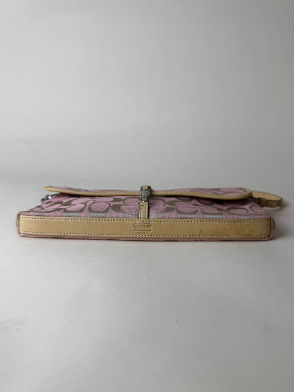 Coach Signature Demi Hampton Clip Baguette - Pink