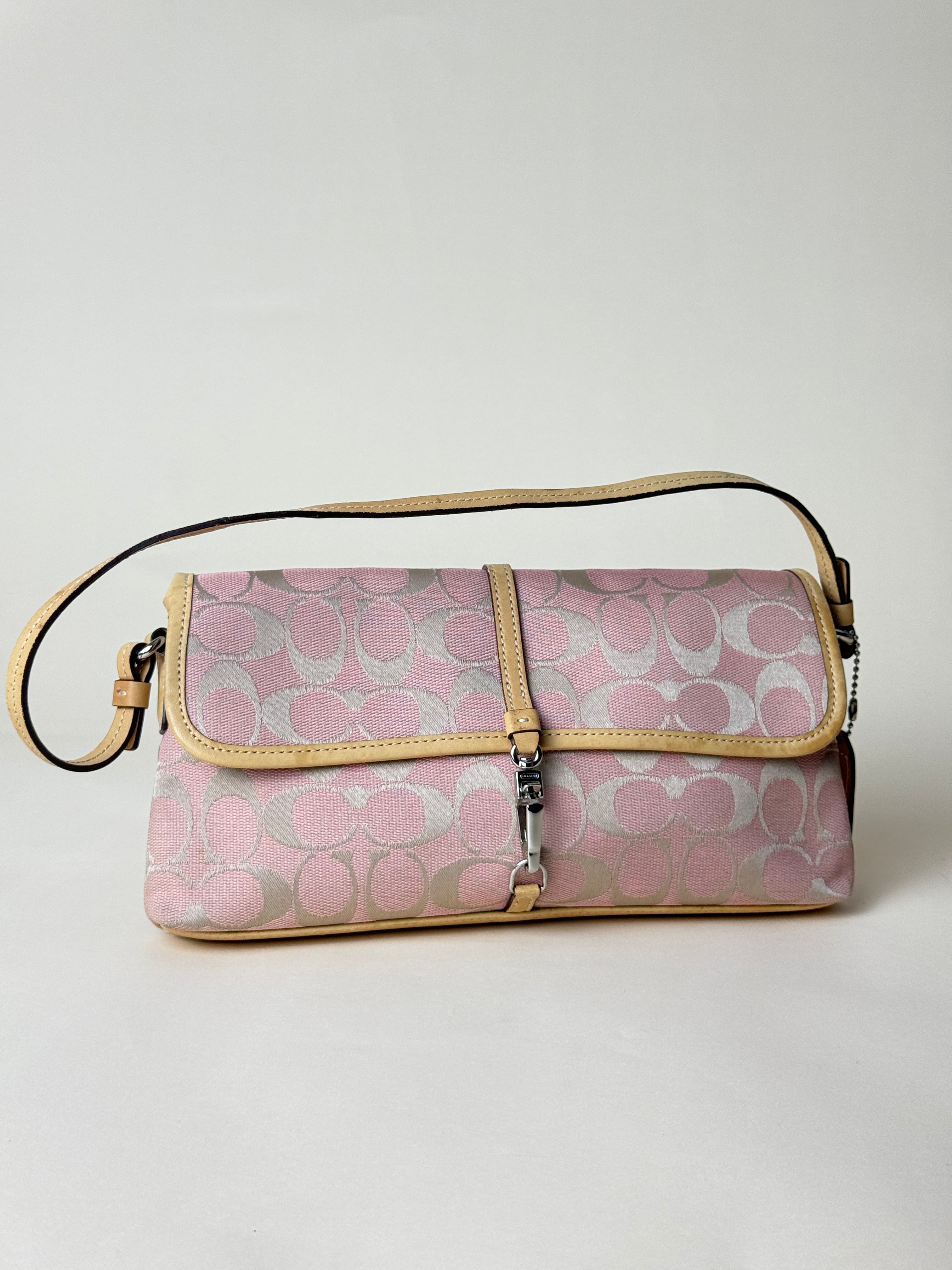 Coach Signature Demi Hampton Clip Baguette - Pink